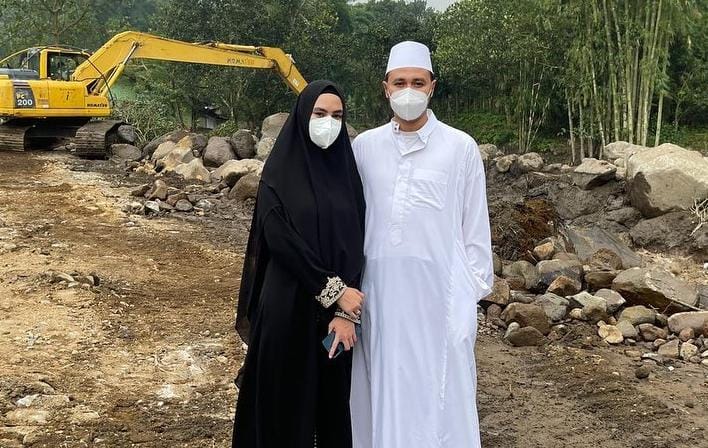 Kartika Putri dan Habib Usman (Instagram)